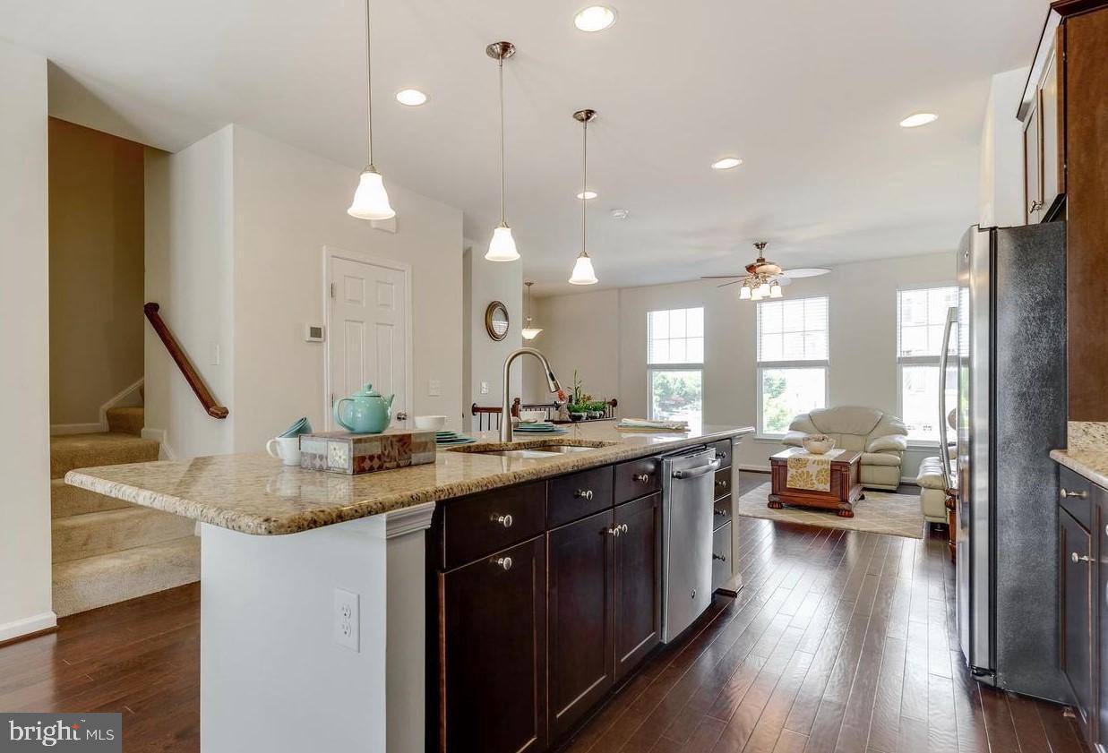 Foto principal - 9042 Christopher Ln