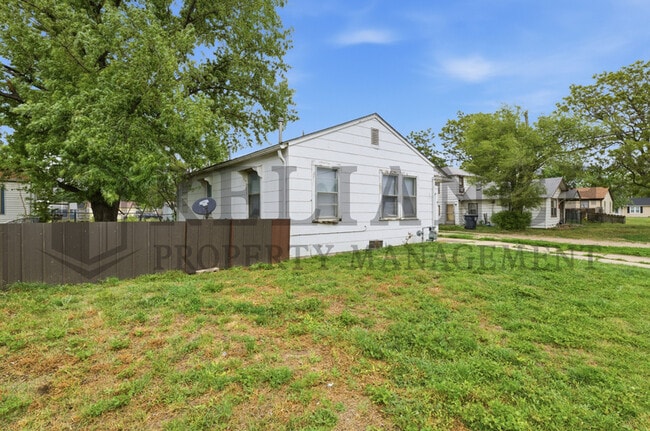 Foto del edificio - 1718 Walker W St