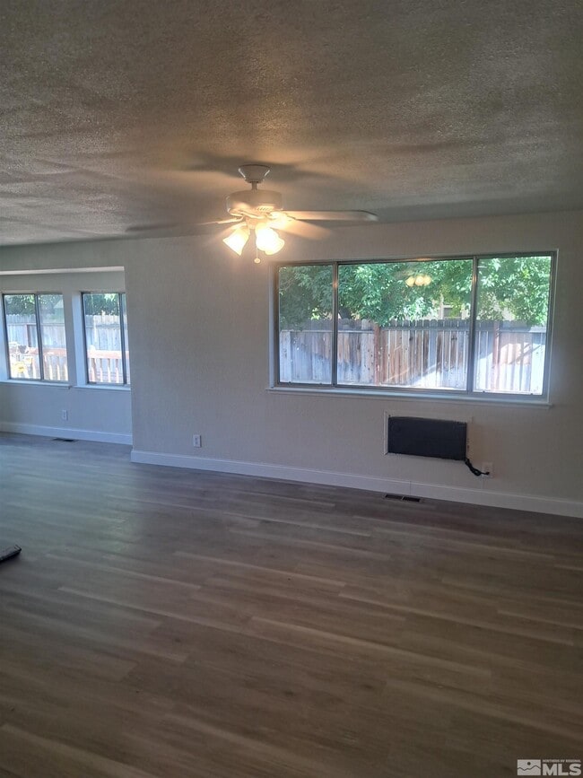 Building Photo - 748 Hornet Dr