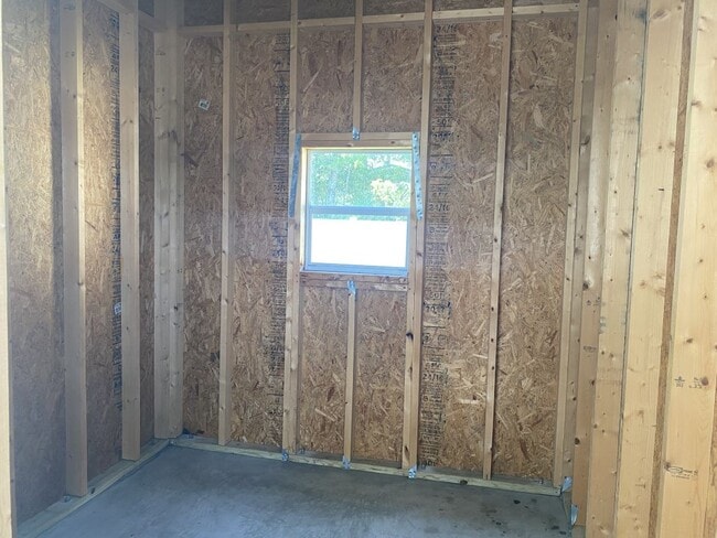 Building Photo - 280 Queen Mary Loop