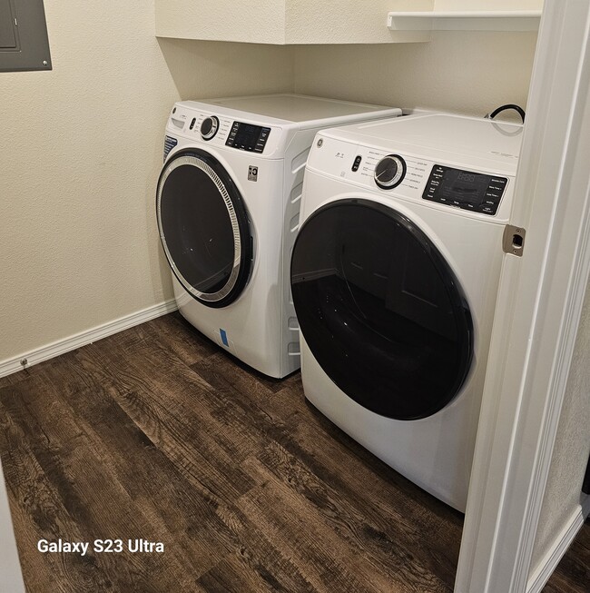 washer and dryer - Westwind of Dumas