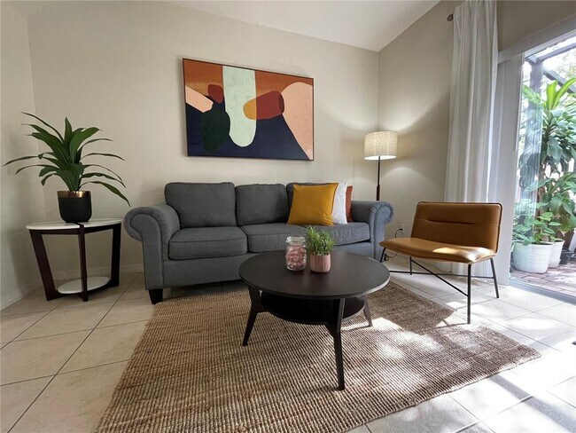Foto del edificio - 2432 Caravelle Cir