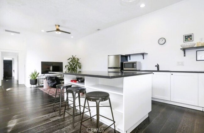 Foto del edificio - 210 E High Ave