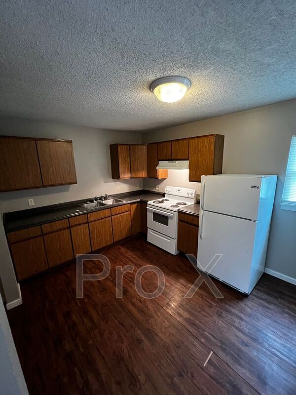 Foto del edificio - 1116 S Elm St