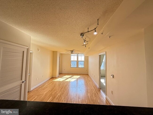 Building Photo - 11760 Sunrise Valley Dr