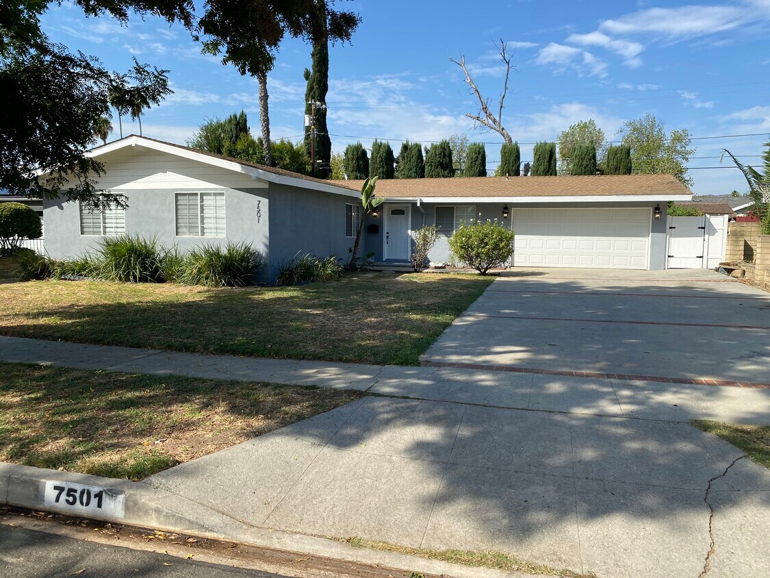 Primary Photo - 7501 Capistrano Ave