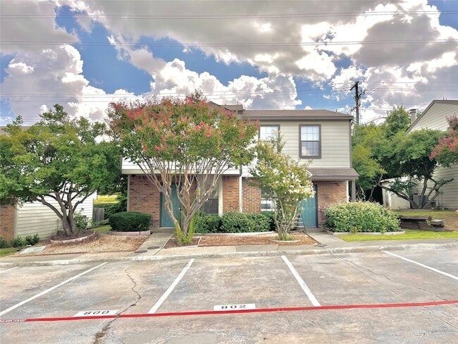 Photo - 800 W Collins St Townhome
