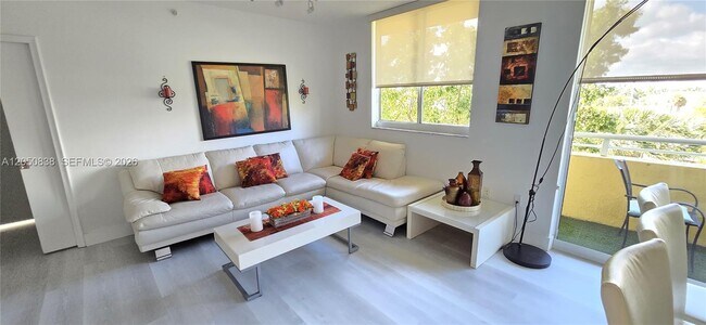 Foto del edificio - 2775 NE 187th St