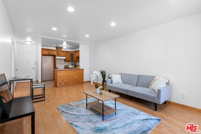 Foto del edificio - 425 S Kenmore Ave