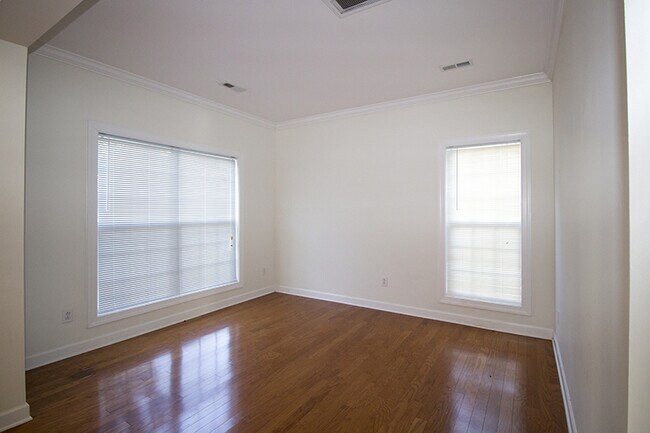 Foto del edificio - 14424 Myers Mill Ln