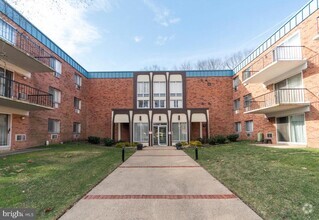 Building Photo - 120 N Bethlehem Pike