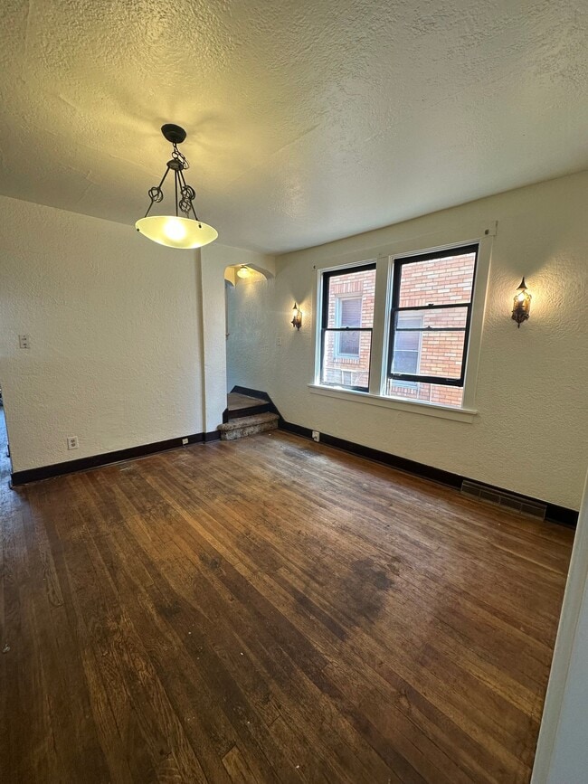 Building Photo - 330 Lavina Ave