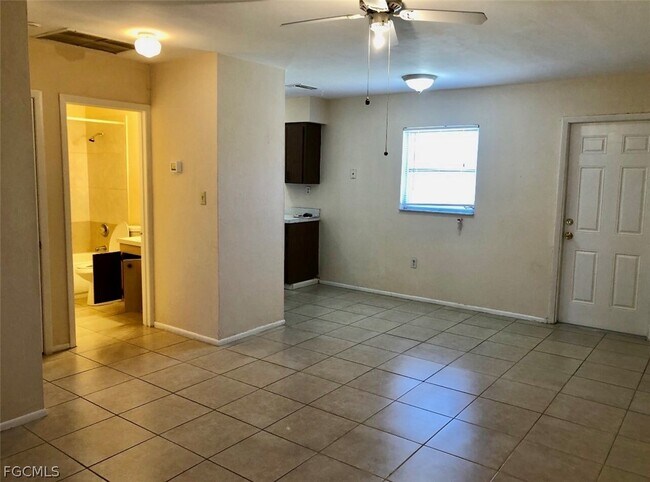 Foto del edificio - 704 SE 46th Ln