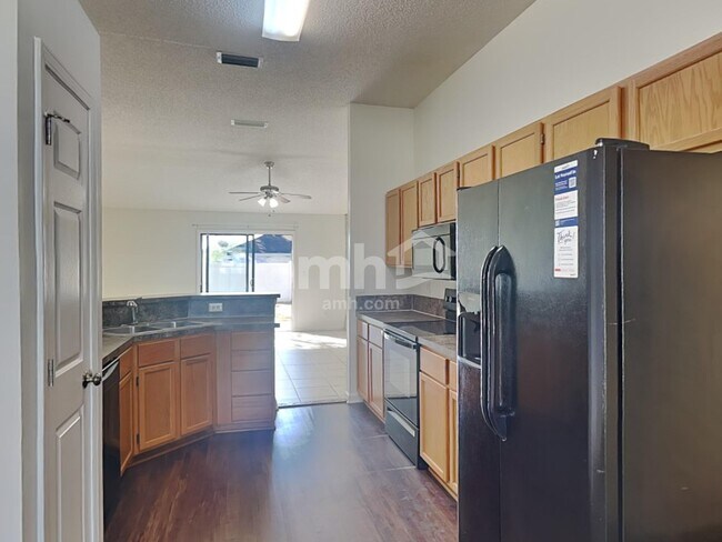 Foto del edificio - 3753 Woodbriar Dr