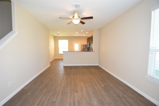 Foto del edificio - 24706 Pavarotti Pl