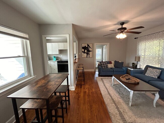 Photo - Fully updated 2/1 with Flex Room near FSU ... House