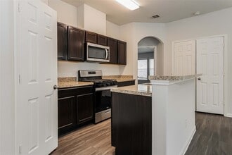 Building Photo - 5530 Plantation Forest Dr