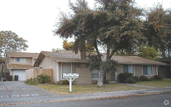 Primary Photo - 1119 Porter Ave