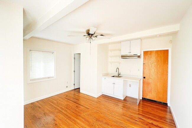 Building Photo - 18902 Victory Blvd