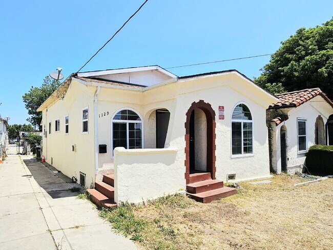 Foto del edificio - 1129 W 109th Pl