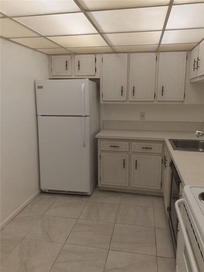 Building Photo - 501 E Dania Beach Blvd