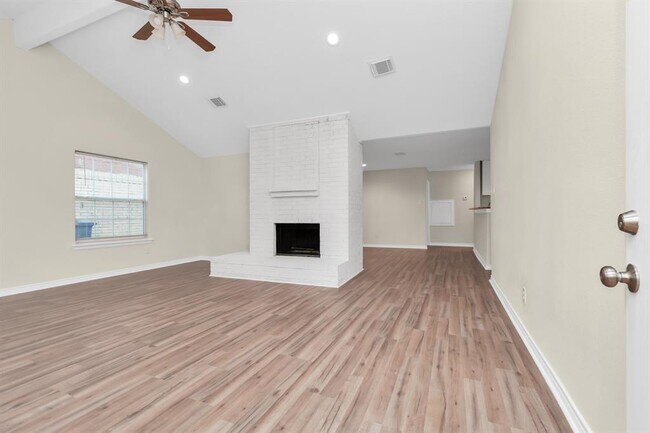 Foto del edificio - 1422 Hunters Park Dr