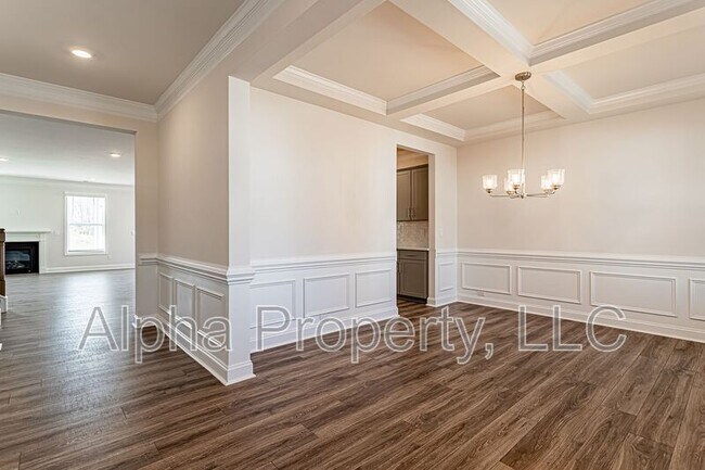 Foto del edificio - 421 Jack Hunter Pl