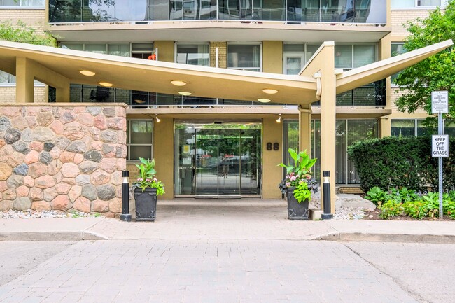 Building Photo - 88 Redpath Avenue