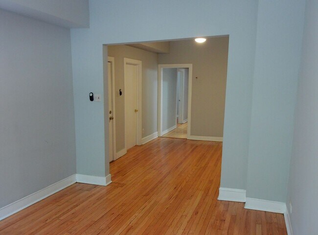 Foto del edificio - 937 N Ashland Ave