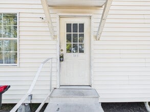 Building Photo - 111 Sternberg Dr