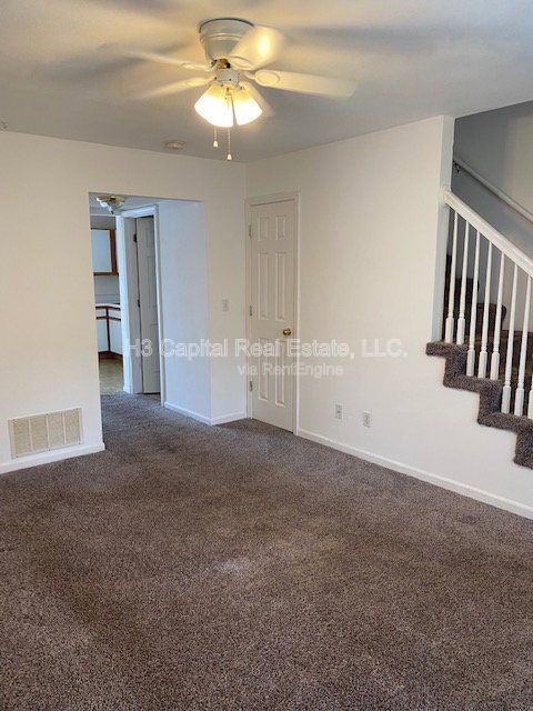 Building Photo - 106 Autumn Pine Dr