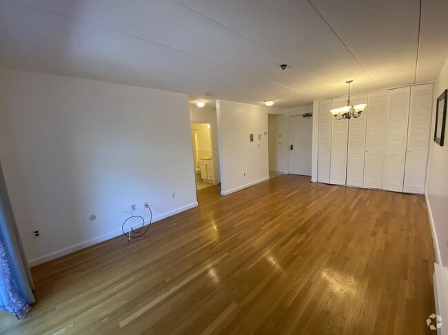 Building Photo - 179 Presidents Ln