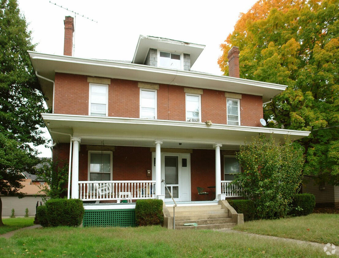 Building Photo - 1404 Virginia St E