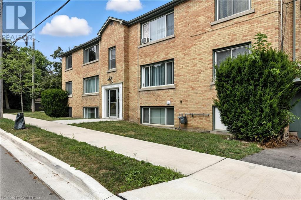 Photo principale - 72 Sydney St N