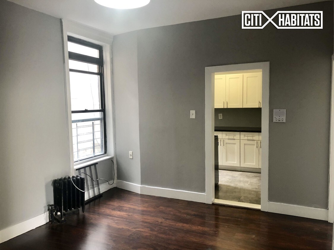 Building Photo - 565 W 181st St