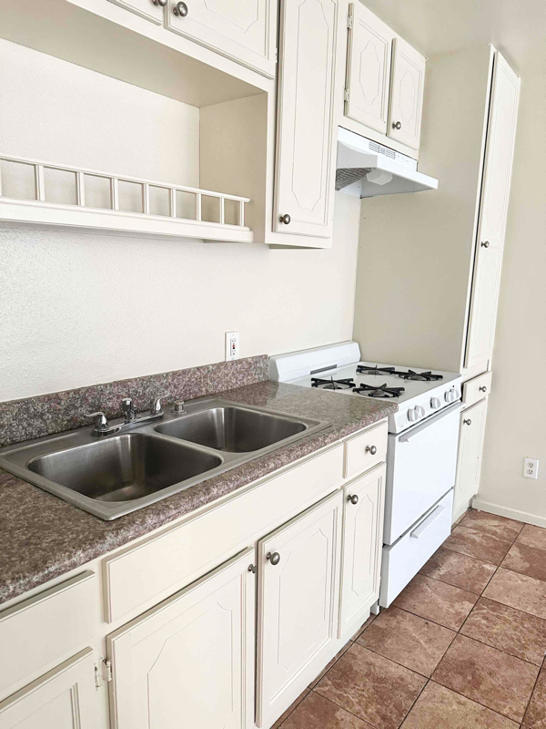Primary Photo - 255 Loma Dr