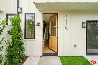 Building Photo - 1201 N McCadden Pl