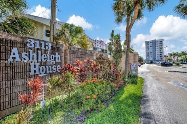 Foto del edificio - 3113 S Ocean Dr