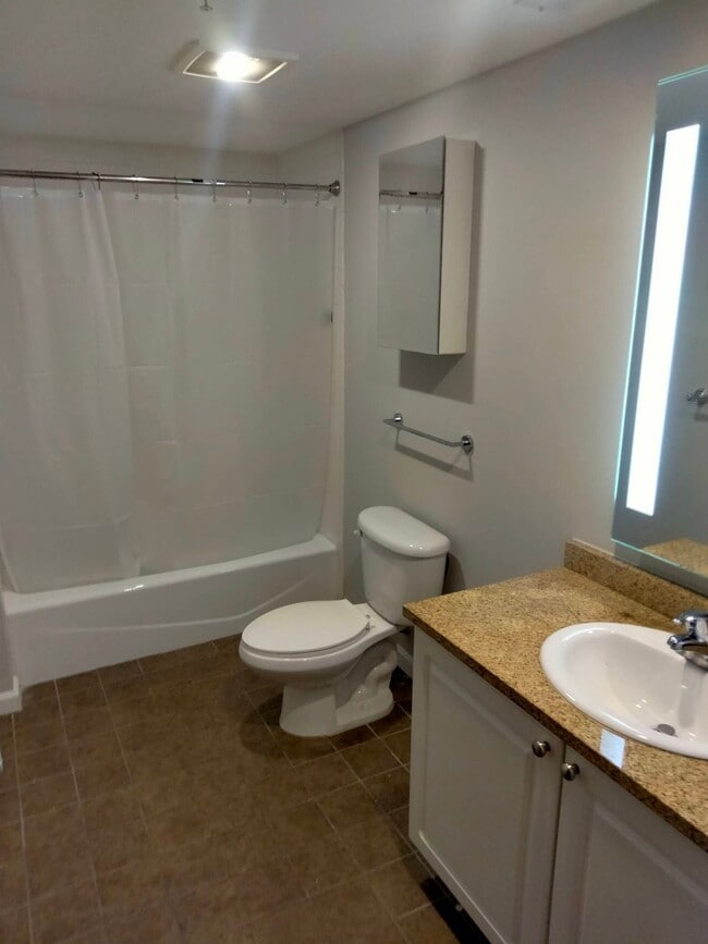 Building Photo - 52 Imlay St