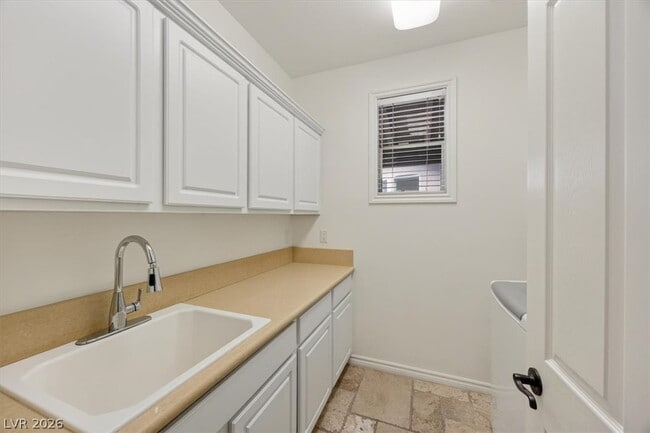 Building Photo - 77 Tapadero Ln