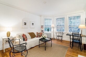 Building Photo - 77 Martin St