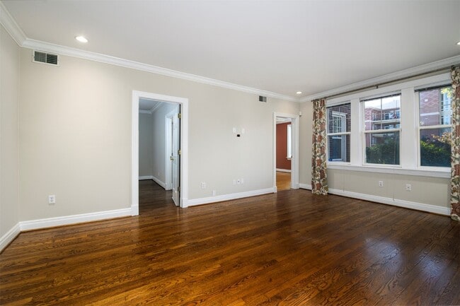 Foto del edificio - 7331 Forsyth Blvd