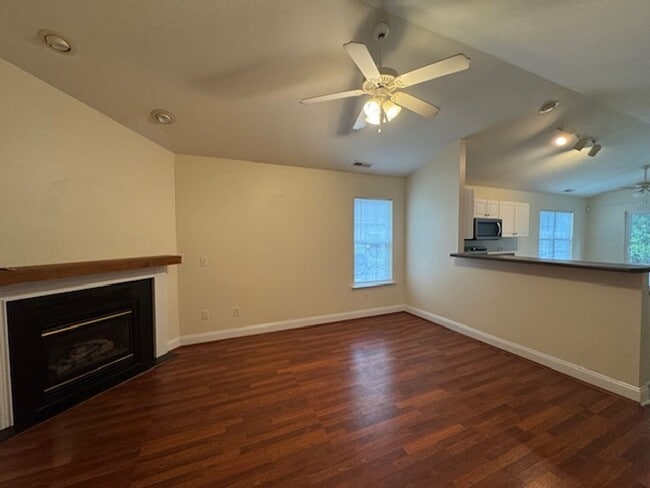 Building Photo - Home in Plantation Pointe