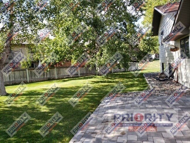 Foto del edificio - 3 bedroom, 2.5 bath Single-Family Home