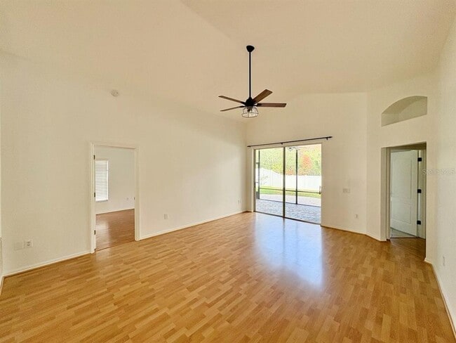 Building Photo - 30643 Tremont Dr