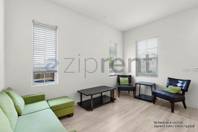 Foto del edificio - 4411 Natomas Central Dr