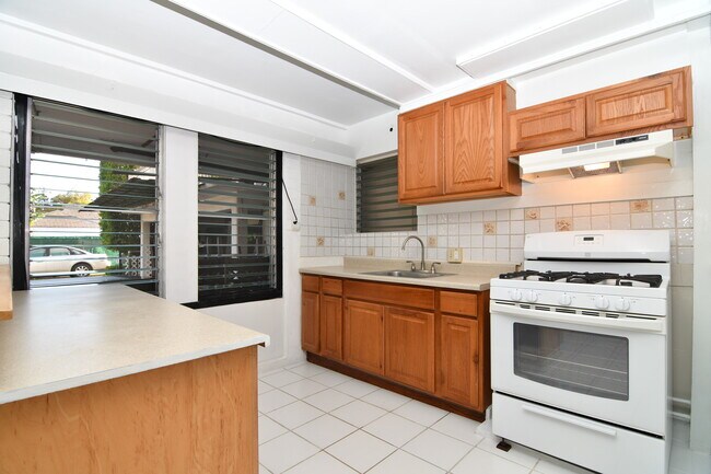 Open Kitchen - 2838 Kihei Pl