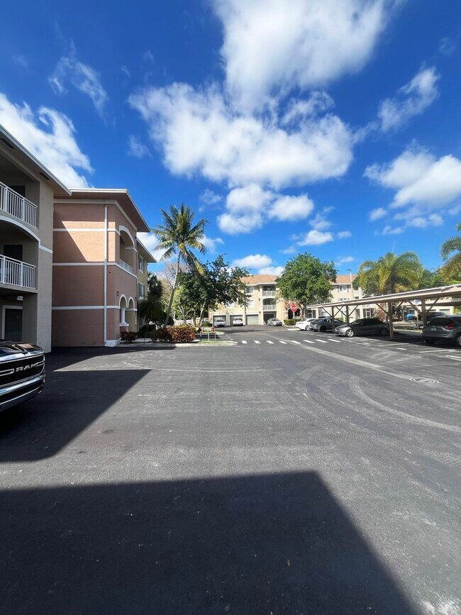 Building Photo - 6482 Emerald Dunes Dr