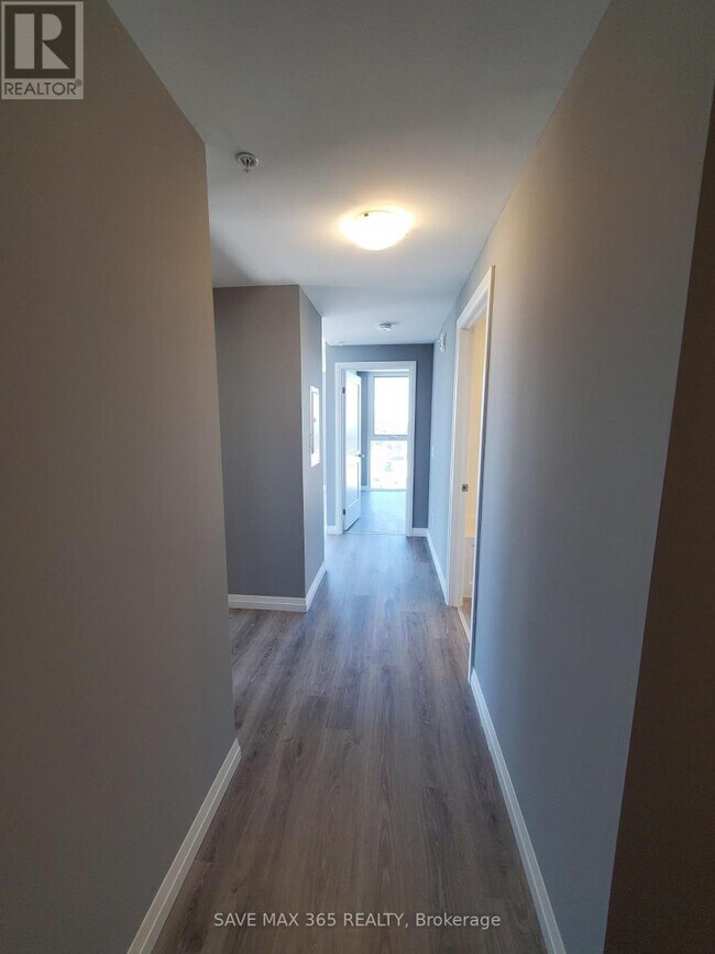 Photo du bâtiment - 108-1108 Garment St