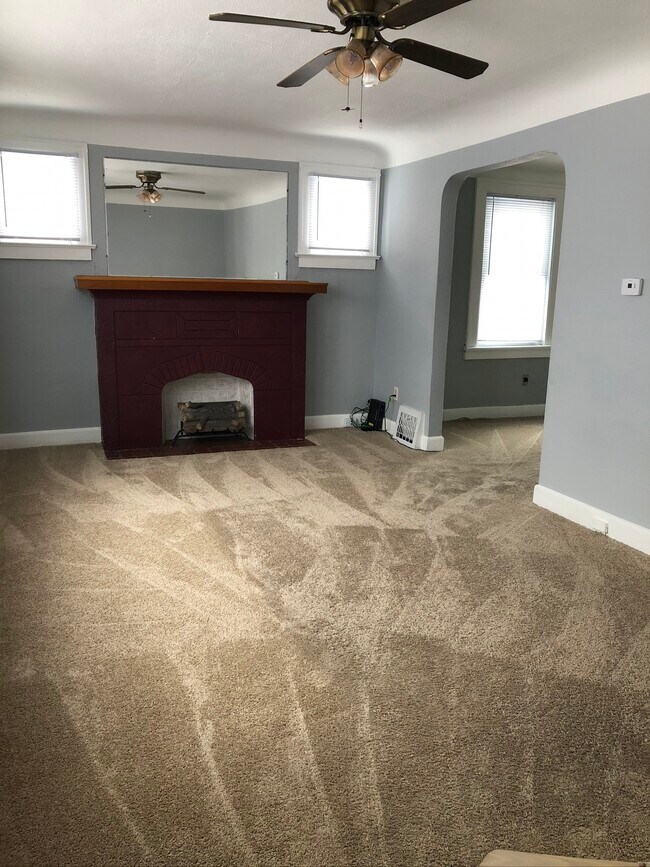 Living Room - 2309 Burnside Ave